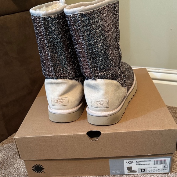 UGG Women's Classic Short Boots - Bronze - Picture 2 of 5